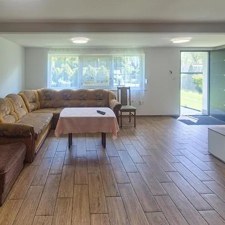 1 Bedroom Beautiful In *