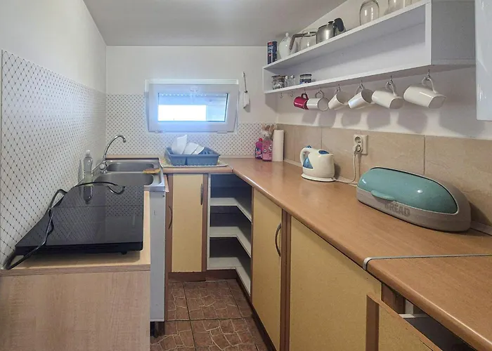 1 Bedroom Beautiful In Holiday home