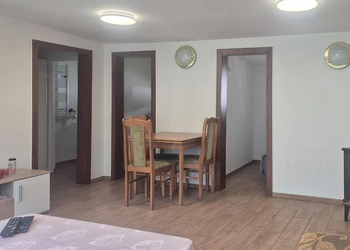 1 Bedroom Beautiful In Holiday home *